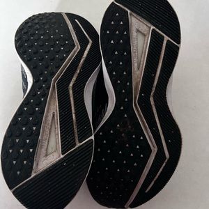 Woman’s Nike tennis shoe